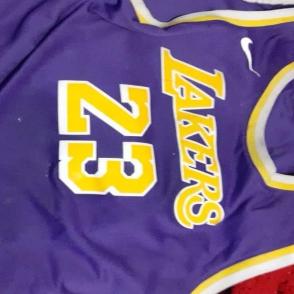 LeBron James Lakers jersey - Picture 2 of 2